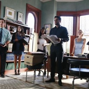 How To Get Away With Murder, from left: Matt McGorry, Karla Souza, Aja Naomi King, Jack Falahee, Liza Weil, 'It's All Her Fault', Season 1, Ep. #2, 10/02/2014, ©KSITE