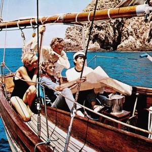 DUFFY, Susannah York (bathing suit), James Fox (rear), James Coburn (glasses), John Alderton (cap), 1968