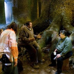 HARRY POTTER AND THE ORDER OF THE PHOENIX, Robbie Coltrane (right), on set, 2007. Ph: Murray Close/©Warner Bros.