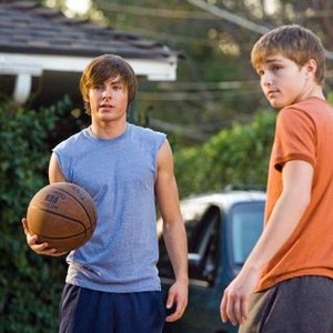 17 AGAIN, (aka SEVENTEEN AGAIN), from left: Zac Efron, Sterling Knight, 2009. ©New Line