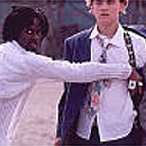 Harold Perrineau (left) is Mercutio and Leonardo DiCaprio is Romeo photo 1