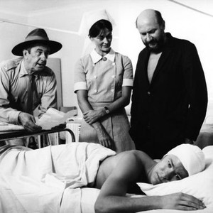 WAKE IN FRIGHT - 1971 DONALD PLEASANCE woif1971dp-fsct01, Photo by: