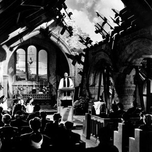MRS. MINIVER, Henry Wilcoxon, 1942, bombed out London church in World War II