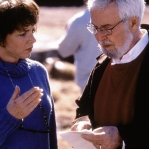 TWILIGHT, from left: Stockard Channing, director Robert Bent on on set, 1998, © Paramount