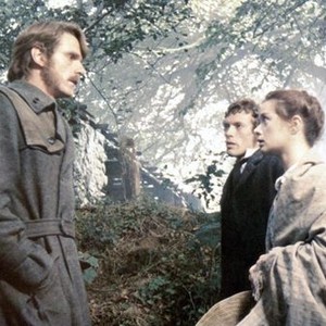 THE FRENCH LIEUTENANT'S WOMAN, Jeremy Irons, Hilton McRae, Emily Morgan, 1981, (c) United Artists