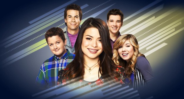 Лесбиянки мұрнында осырады және есектерді жалайды Көпшілік мас әйелді сиқырлады