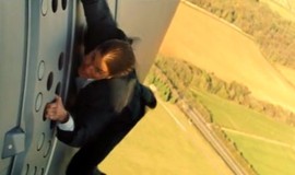 Mission: Impossible Rogue Nation: Official Clip - Ethan Catches a Plane photo 9