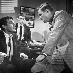 NAKED ALIBI, from left: Gene Barry, Chuck Connors (back), Sterling Hayden, 1954