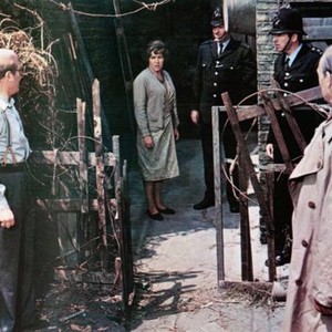 10 RILLINGTON PLACE, from left, Richard Attenborough, Pat Heywood, 1971