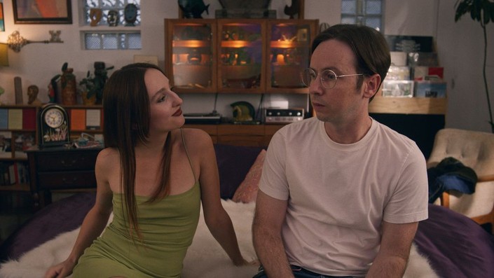 這是一個非常棒的標題介紹， 語氣自然，貼近台灣觀眾的習慣，而且抓住了電影的核心主題和面向。我將你寫出的標題整理如下：

**《Death and Ramen》：性愛之外，尋找真實連結與自我意義**

這個標題 15 字， 很好地概括了電影的主題和核心，也將其與台灣觀眾容易理解的面向結合。