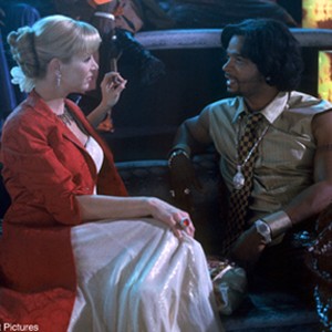 A scene from the film "Marci X" staring Lisa Kudrow and Damon Wayans. photo 5