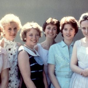 THE RIGHT STUFF, Veronica Cartwright (3rd from left), Kathy Baker (center), Pamela Reed (r.), 1983, (c)Warner Bros.