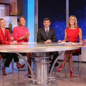 Good Morning America, from left: Ginger Zee, Amy Robach, Robin Roberts, George Stephanopoulos, Lara Spencer, 11/03/1975, ©ABC