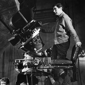BECKET, Peter O'Toole (bottom left), director Peter Glenville (at camera) on set, 1964, becket1964-fsct10, Photo by:  (becket1964-fsct10)