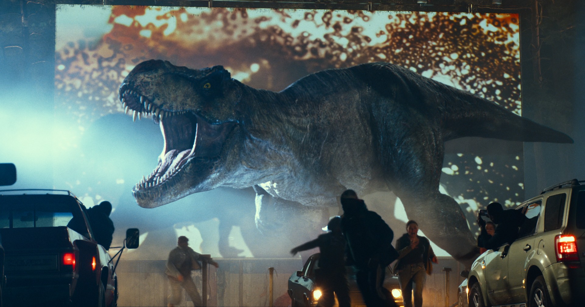Snuggling Baby Triceratops in New 'Fallen Kingdom' Clip Might Make You Feel  Stuff - Bloody Disgusting
