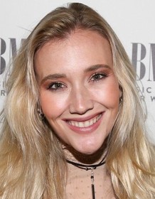 Chloé Caroline