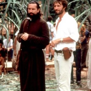 THE MISSION, Robert De Niro, director Roland Joffe, on set, 1986. ©Warner Bros.