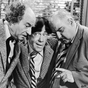 The Three Stooges Go Around the World in a Daze (1963) photo 7