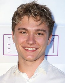 Derick Breezee