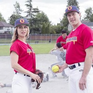 BENCHWARMERS 2: BREAKING BALLS, FROM LEFT: CHELSEY REIST, CHRIS KLEIN, 2019. © UNIVERSAL PICTURES HOME ENTERTAINMENT