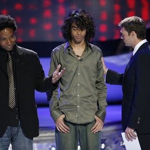 American Idol, Ryan Seacrest (L), Sanjaya Malakar (C), Brandon Rogers (R), Season 6, 1/16/2007, ©FOX