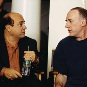 WHAT'S THE WORST THAT COULD HAPPEN, (l to r) Danny DeVito, Sam Weisman (director), 2001