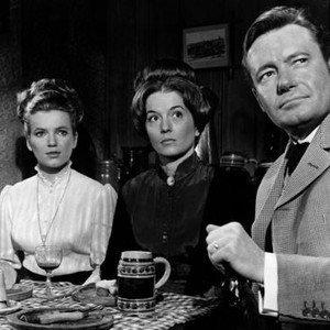 DRACULA: PRINCE OF DARKNESS, from left: Suzan Farmer, Barbara Shelley, Charles Tingwell, 1966. TM and Copyright © 20th Century Fox Film Corp. All rights reserved.
