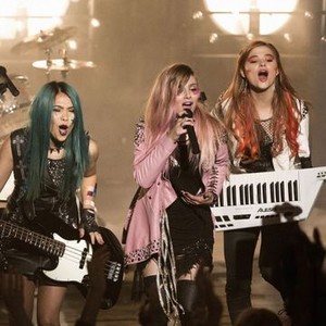 Jem and the Holograms (2015) photo 20