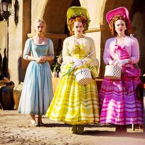 CINDERELLA, from left: Lily James as Cinderella, Sophie McShera, Holliday Grainger, 2015. ph: Jonathan Olley/©Walt Disney Studios Motion Pictures