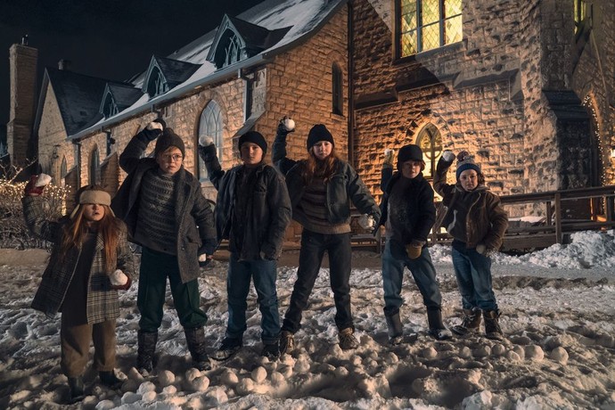 (L–R) Gladys (Kynlee Heiman), Claude (Matthew Lamb), Ralph (Mason D. Nelligan), Imogene (Beatrice Schneider), Leroy (Ewan Wood), and Ollie (Essek Moore) terrorize church-going kids with snowball bombardment, in “The Best Christmas Pageant Ever.” (Lionsgate)