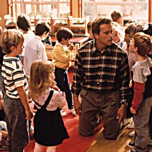KINDERGARTEN COP, Arnold Schwarzenegger, and his kindergarten class, 1990.