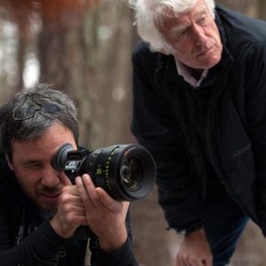 PRISONERS, from left: director Denis Villeneuve, cinematographer Roger Deakins, on set, 2013. ph: Wilson Webb/©Warner Bros.