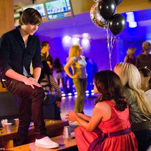 (Left) Zac Efron as Mike in "17 Again." photo 11