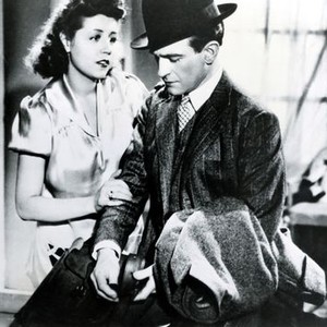 The Murderer Lives at Number 21 (1942) photo 2