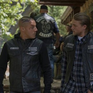 Sons of Anarchy, Theo Rossi (L), Charlie Hunnam (R), 09/03/2008, ©FX