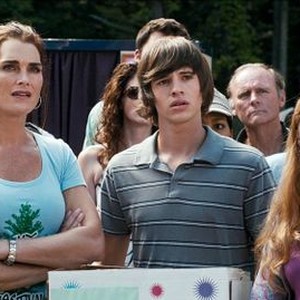 FURRY VENGEANCE, from left: Brooke Shields, Matt Prokop, Skyler Samuels, 2010. ph: Alan Markfield/©Summit Entertainment