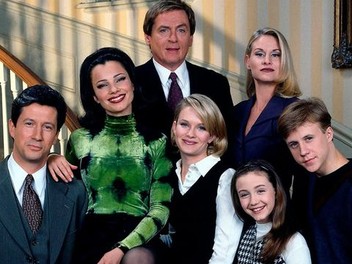 Watch the nanny online free dailymotion season 1 episode discount 1
