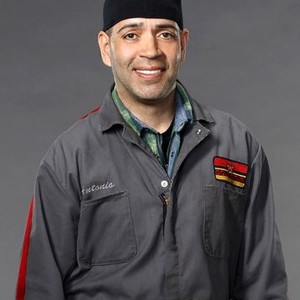 Luis Antonio Ramos as Antonio Clemente