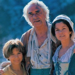 THE ADVENTURES OF PINOCCHIO, from left: Jonathan Taylor Thomas, Martin Landau, Genevieve Bujold, 1996. ©New Line