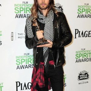 Jared Leto (Best Supporting Male for DALLAS BUYERS CLUB) in the press room for 2014 Film Independent Spirit Awards - PRESS ROOM, Santa Monica Beach, Santa Monica, CA March 1, 2014. Photo By: Gregorio Binuya/Everett Collection