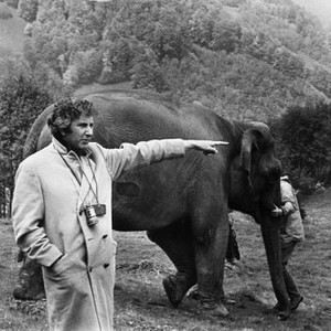 HANNIBAL BROOKS, director Michael Winner on set, 1969