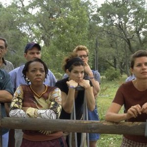 28 DAYS, back row from left: Reni Santoni, Mike O'Malley, Alan Tudyk, front from left: Viggo Mortensen, Marianne Jean-Baptiste, Sandra Bullock, Diane Lane, 2000, ©Columbia Pictures