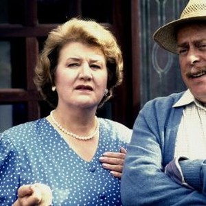 Keeping Up Appearances - Season 2 Episode 8 - Rotten Tomatoes