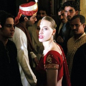 THE UNTOUCHABLE, (aka L'INTOUCHABLE), Isild Le Besco (center), 2006. ©Strand Releasing