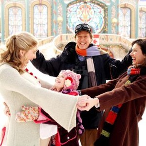 THE SANTA CLAUSE 3: THE ESCAPE CLAUSE, Elizabeth Mitchell as Mrs. Claus, Liliana Mumy, Judge Reinhold, Wendy Crewson, 2006.©Buena Vista Pictures