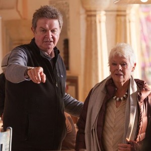 THE SECOND BEST EXOTIC MARIGOLD HOTEL, l-r: director John Madden, Judi Dench on set, 2015. ph: Laurie Sparham/TM and Copyright ©Fox Searchlight Pictures
