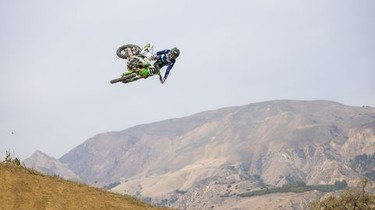 Pay Dirt: The Story of Supercross | Rotten Tomatoes
