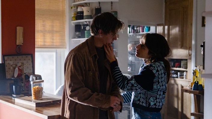 5lbs of Pressure | Rotten Tomatoes