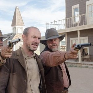IN A VALLEY OF VIOLENCE, FROM LEFT: TOMMY NOHILLY, TOBY HUSS, LARRY FESSENDEN, 2016. PH: URSULA COYOTE/© FOCUS FEATURES