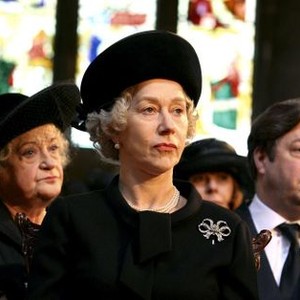 THE QUEEN, Sylvia Syms as The Queen Mother, Helen Mirren as Queen Elizabeth II, Roger Allam, 2006. ©Miramax